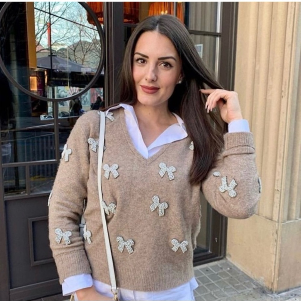 SOLD!!! Zara Pearl Ribbon Embellished Bow Sweater Large V-Neck Holiday Christmas - Picture 5 of 15